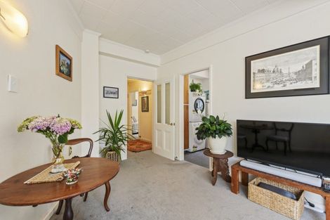 Photo of property in Wharenui Apartments, 274 Oriental Parade, Oriental Bay, Wellington, 6011