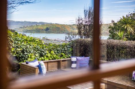 Photo of property in 28 Kiriwai Road, Paremata, Porirua, 5024