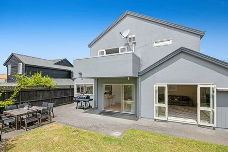 Photo of property in 2/37 Nile Road, Milford, Auckland, 0620