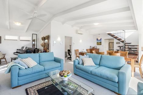 Photo of property in 79 De Luen Avenue, Tindalls Beach, Whangaparaoa, 0930