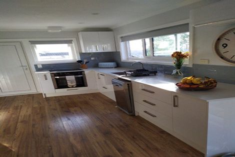 Photo of property in 2/1 Pemberton Avenue, Bayview, Auckland, 0629