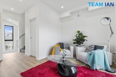 Photo of property in 1/68 Smythe Road, Henderson, Auckland, 0612