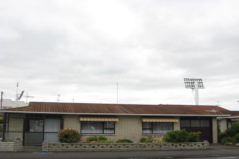 Photo of property in 19/1 Tukapa Street, Westown, New Plymouth, 4310