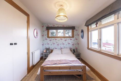 Photo of property in 16 Brewster Street, Bluff Hill, Napier, 4110