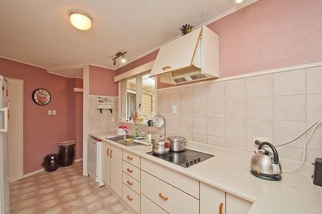 Photo of property in 16 Cypress Place, Sunnynook, Auckland, 0620