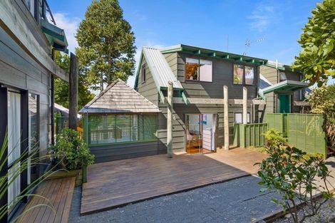 Photo of property in 5 Malters Place, Browns Bay, Auckland, 0630