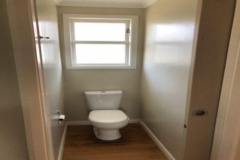 Photo of property in 8 Arimu Road, Papakura, 2110