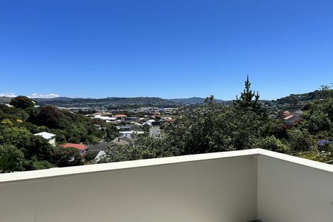 Photo of property in 5 Mitika Way, Strathmore Park, Wellington, 6022