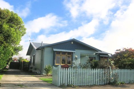 Photo of property in 38 Burns Avenue, Takaro, Palmerston North, 4412