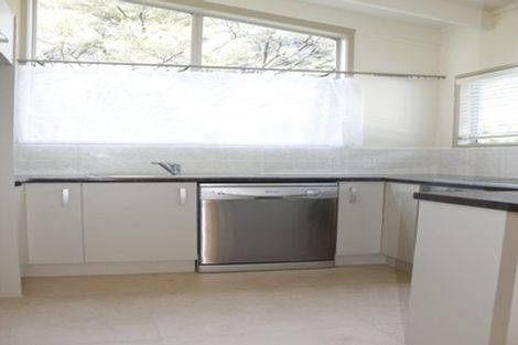 Photo of property in 12 Beaudine Avenue, Glenfield, Auckland, 0629