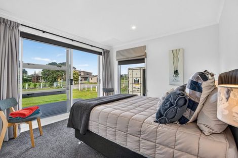 Photo of property in 4 Pinedale Crescent, Riversdale Beach, Masterton, 5872
