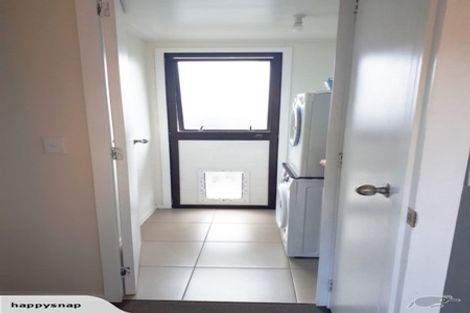 Photo of property in 1/9 Fathom Place, Te Atatu Peninsula, Auckland, 0610