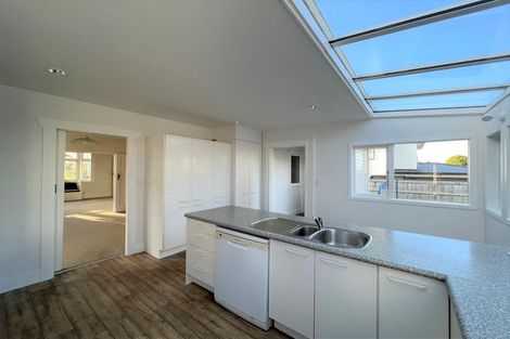 Photo of property in 22 Walker Road, Point Chevalier, Auckland, 1022