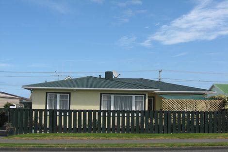 Photo of property in 95 Hinau Street, Castlecliff, Whanganui, 4501