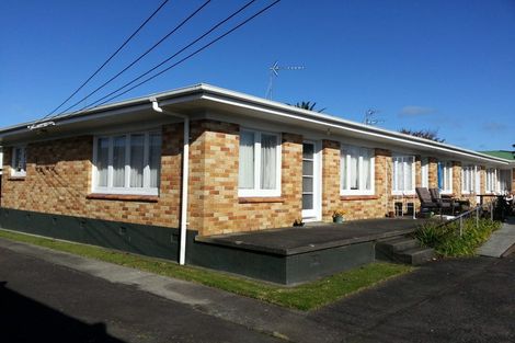 Photo of property in 6 View Road, Papakura, 2110
