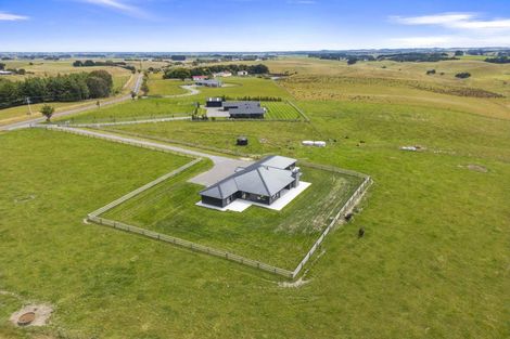 Photo of property in 539 Cemetery Road, Sanson, Palmerston North, 4479