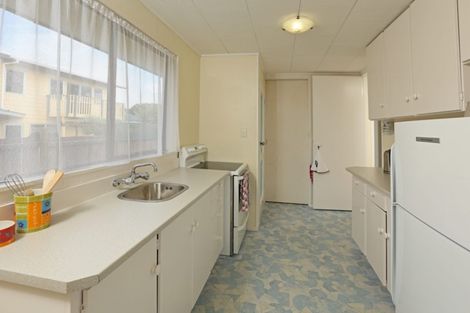 Photo of property in 9 Compass Place, Te Atatu Peninsula, Auckland, 0610