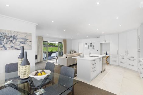 Photo of property in 30 Mandeville Place, Unsworth Heights, Auckland, 0632