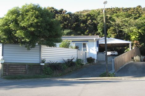 Photo of property in 7 Takanini Grove, Stokes Valley, Lower Hutt, 5019