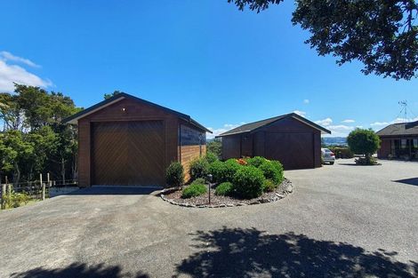 Photo of property in 76 Brick Bay Drive, Sandspit, Warkworth, 0982