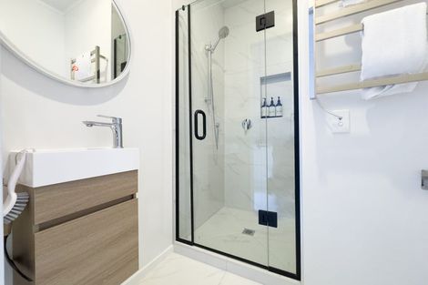 Photo of property in 74 Warner Park Avenue, Laingholm, Auckland, 0604