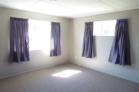 Photo of property in 7 Blueberry Grove, Timberlea, Upper Hutt, 5018