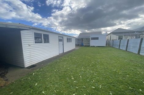 Photo of property in 28 Cambria Street, Hawera, 4610