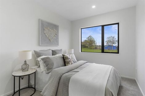 Photo of property in 10a Ballial Place, West Harbour, Auckland, 0618