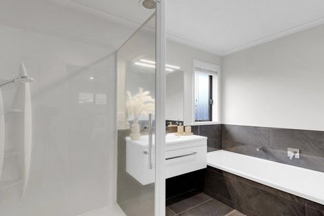 Photo of property in 266 Dixon Road, Fitzroy, Hamilton, 3206