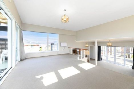 Photo of property in 57 Forrest Hill Road, Milford, Auckland, 0620