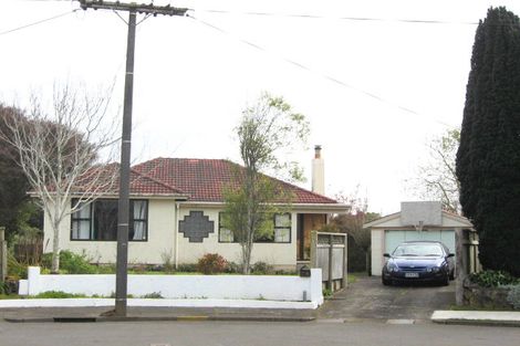 Photo of property in 11 Lynton Street, Upper Vogeltown, New Plymouth, 4310