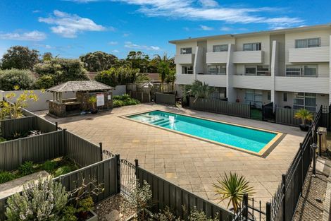 Photo of property in 14/3 Riverside Road, Orewa, 0931