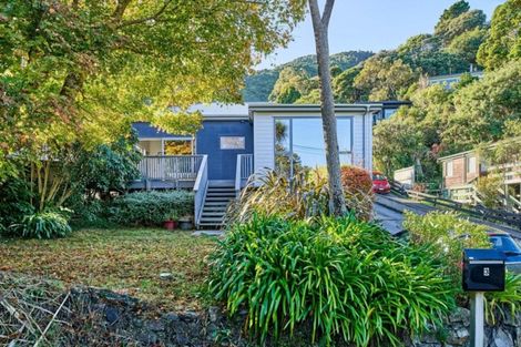 Photo of property in 3 Kaitawa Road, York Bay, Lower Hutt, 5013