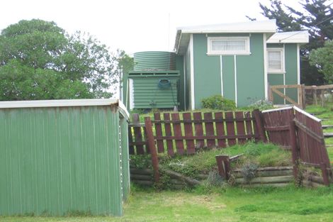 Photo of property in 18 Nelson Street, Foxton Beach, Foxton, 4815