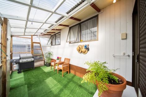 Photo of property in 28 Record Street, Fitzroy, New Plymouth, 4312