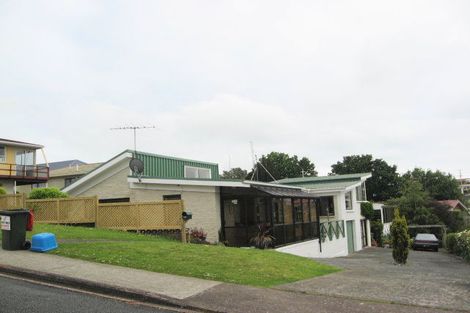 Photo of property in 6a Tower Hill, Stanmore Bay, Whangaparaoa, 0930