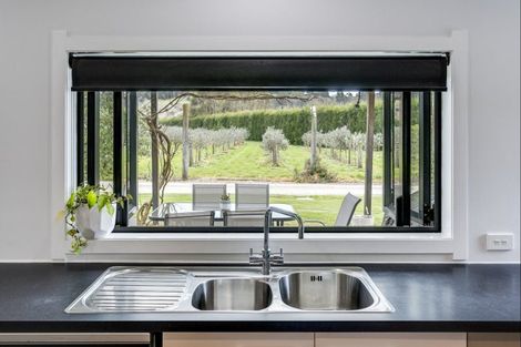 Photo of property in 8 Scarrott Road, Bay View, Napier, 4104