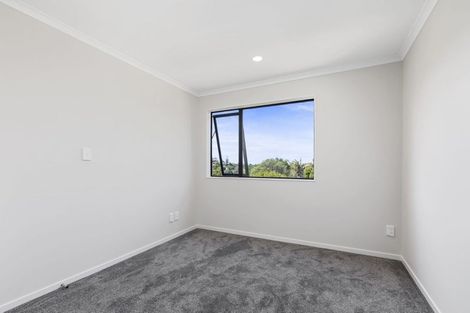 Photo of property in 10c Neilon Place, Northcross, Auckland, 0632