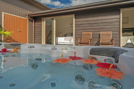 Photo of property in 16 Robinson Road, Whitianga, 3510