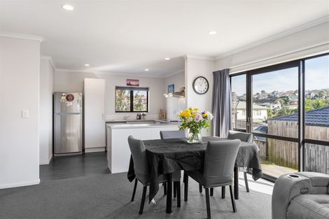 Photo of property in 68 Claverdon Drive, Massey, Auckland, 0614