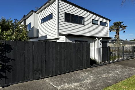 Photo of property in 14a Ropata Avenue, Point England, Auckland, 1072