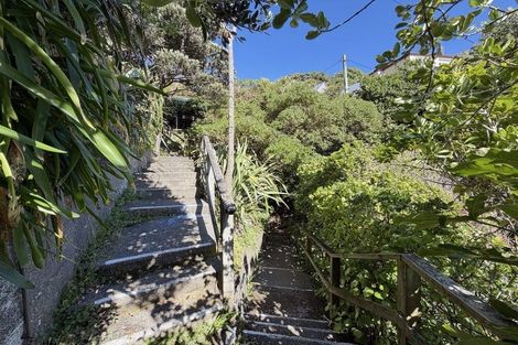 Photo of property in 2/134 Evans Bay Parade, Roseneath, Wellington, 6021