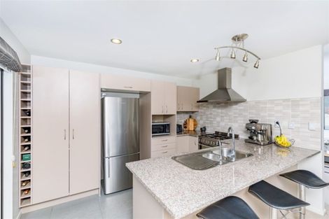 Photo of property in 6 Cityview Place, Massey, Auckland, 0614