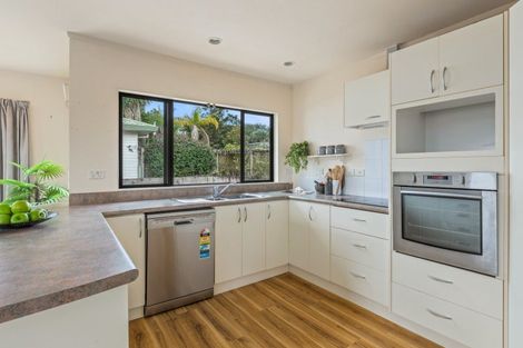 Photo of property in 47 Jelas Road, Red Beach, 0932