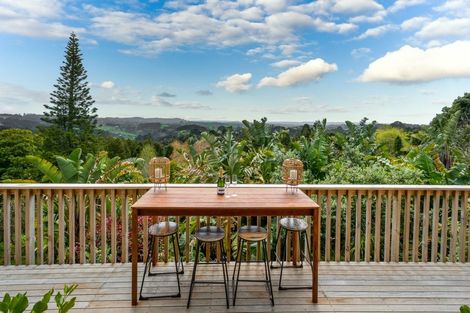 Photo of property in 1069 Scenic Drive North, Swanson, Auckland, 0816