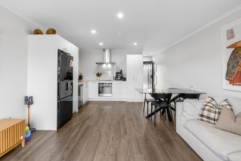 Photo of property in 54 Papatupu Way, Kumeu, 0810