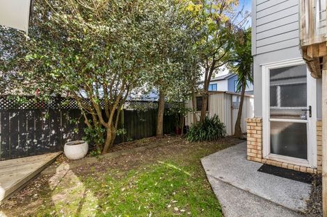 Photo of property in 19 Patons Road, Howick, Auckland, 2014
