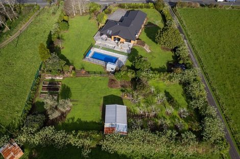 Photo of property in 395 Manutahi Road, Lepperton, New Plymouth, 4373