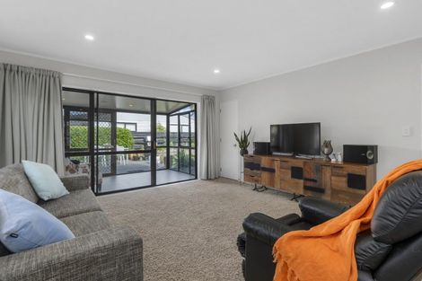 Photo of property in 49a Queen Road, Bellevue, Tauranga, 3110