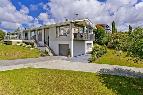 Photo of property in 1/2 Morice Place, Torbay, Auckland, 0630